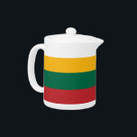 Teapot avec drapeau de Lituanie<br><div class="desc">Ajoutez une touche de fierté lituanienne à votre tea time avec cette théière magnifiquement conçue avec le drapeau lituanien ! Réalisée avec précision, cette théière présente fièrement les rayures jaunes, vertes et rouges audacieuses du drapeau lituanien, apportant style et héritage à votre table. Les couleurs vives en font un complément...</div>