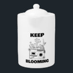 Teapot de Fleur sauvage de radio en floraison<br><div class="desc">Teapot Inspirationnel Keep Blooming Radio Fleur sauvage.</div>