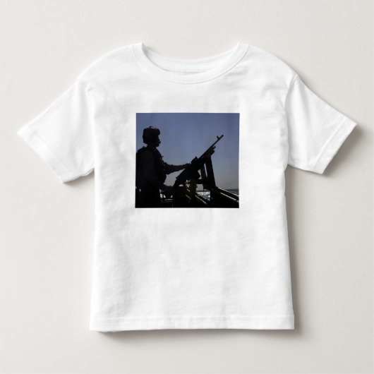 Technicus die een M240-pistool in Irak beheert Kinder Shirts (Voorkant)