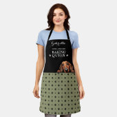 Teckel Hond Paw Print Salie Olijf Custom Schort (Gedragen)