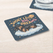 Teckel korte benen grote dromen vierkante kartonnen onderzetter (Schuin)