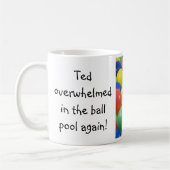 Ted dans la piscine à boules ... tasse de thé angl (Gauche)