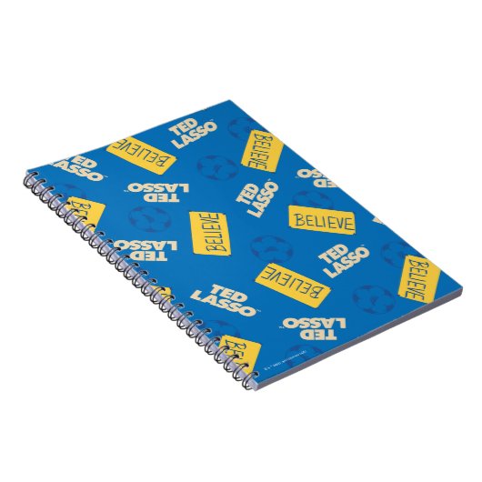 Ted Lasso | Geloof Sign and Ball Toss Pattern Notitieboek (Rechterzijde)