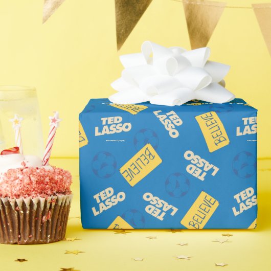 Ted Lasso Soccer Pattern Cadeaupapier (Verjaardagsfeest)