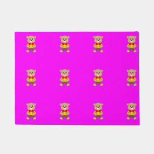 Teddy draagt moderne roze magenta deurmat