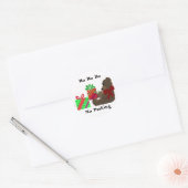 Teddystoel met cadeaus cadeaukaart ronde sticker (Envelop)