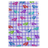 Teenslippers op Gingham Medium Gift Bag Medium Cadeauzakje (Achterkant)