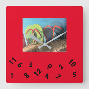 ***TEENSLIPPERS** SQUARE WALL CLOCK VIERKANTE KLOK