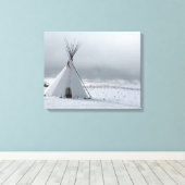 Teepee in Sneeuw Canvas Kunstdruk (Insitu (Houten vloer))