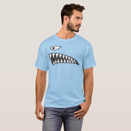 Teeth de requin et T-shirt oeil (Devant entier)