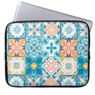 tegels in blauw en oranje laptop sleeve