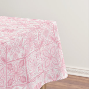 tegels in roze tafelkleed