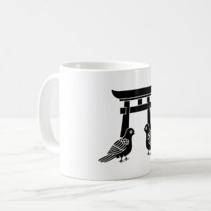 Tegenover elkaar staande duiven en Torii Koffiemok