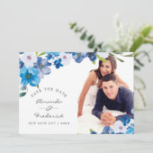 Teintes de mariage floral bleu Save the Date (Debout devant)