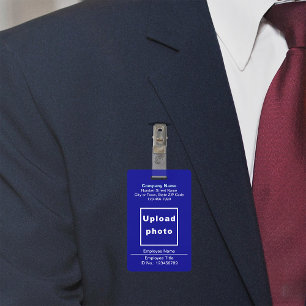 Tekst gebaseerd op foto van werknemer met blauwe b badge