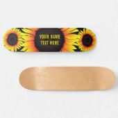 Tekstskateboard met persoonlijke naam met zonneblo skateboard (Horizontaal)