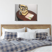 Téléphone classique d'antiquité et toile enveloppé (Insitu(Chambre))