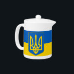 Témoin du drapeau ukrainien<br><div class="desc">Ajoutez une touche vibrante d'esprit ukrainien à votre tea time avec notre théière exclusive arborant le drapeau de l'Ukraine ! Réalisée avec une attention minutieuse aux détails, cette théière est plus qu'fonctionnelle : c'est une célébration du patrimoine ukrainien et de la fierté culturelle. Le design audacieux présente fièrement les emblématiques...</div>
