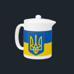 Témoin du drapeau ukrainien<br><div class="desc">Ajoutez une touche vibrante d'esprit ukrainien à votre tea time avec notre théière exclusive arborant le drapeau de l'Ukraine ! Réalisée avec une attention minutieuse aux détails, cette théière est plus qu'fonctionnelle : c'est une célébration du patrimoine ukrainien et de la fierté culturelle. Le design audacieux présente fièrement les emblématiques...</div>