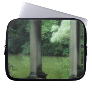 Tempel van de liefde bij de oude Westbury Gardens Laptop Sleeve