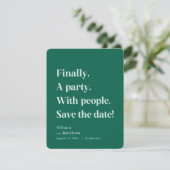 Ten slotte een partij Simple Text Emerald Minimali Save The Date (Staand voorkant)