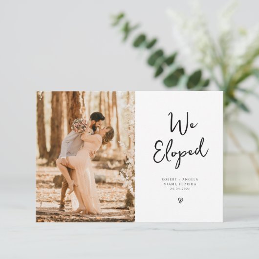 tendance nous avons fui mariage faire-part (Debout devant)