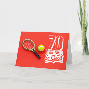 Tennis 70e verjaardag met bal op rood kaart