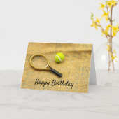 Tennis balle et raquette joyeux carte d'anniversai (Fleur jaune)