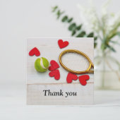 Tennis racket en bal met liefde rood hart (Staand voorkant)