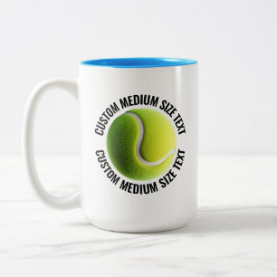 Tennisbal & Medium tekst LICHTBLAUW 425g Custom Tweekleurige Koffiemok