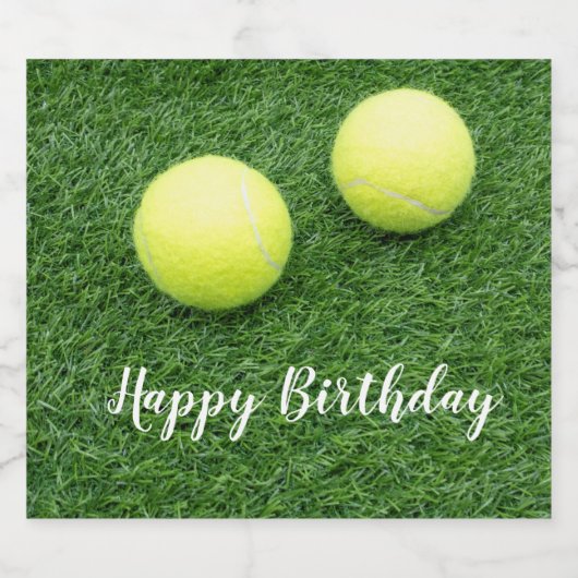 Tennisballen op groen gras sparkling wijnetiket (Enkel label)