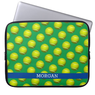 Tennisbalpatroon, witte naam, blauw & groen laptop sleeve