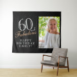 Tenture 60 et Fabulous Black 60th Birthday Photo fond<br><div class="desc">60 et Fabulous Black 60th Birthday Photo fond Tapestry. 60 et texte fabuleux en script tendance avec un nom sur un arrière - plan noir. Personnalisez-le avec votre photo, votre nom et l'âge, et faites votre propre bannière de fête d'anniversaire. C'est une grande bannière et un décor pour la fête...</div>