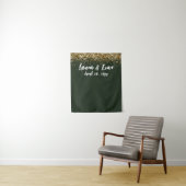 Tenture Accessoire de photobooth de mariage vert chasseur (En situation)