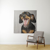 Tenture Affiche d'anniversaire de teckel bâillant teckel (En situation)