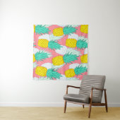 Tenture Ananas Tropical : Rouge Cartoon Chic. (En situation (horizontale))