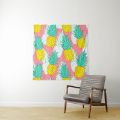 Tenture Ananas Tropical : Rouge Cartoon Chic. (En situation)