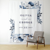 Tenture Aquarelle bleu marine Floral Photo Booth fond (En situation)