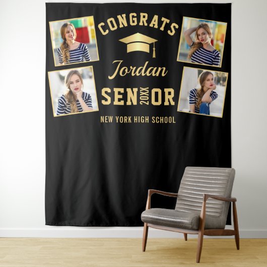 Tenture Arrivée moderne Gold Black Graduation Photo Booth  (En situation)