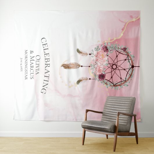 Tenture Attrape-rêves aquarelle rose bohème écarlate (En situation (horizontale))