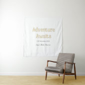 Tenture Aventure attend bébé ajouter nom date pastel (En situation)