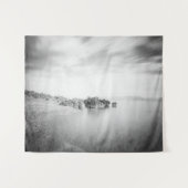 Tenture B&W longue exposition d'une plage à Rabac, Croatie (Devant (Horizontal))