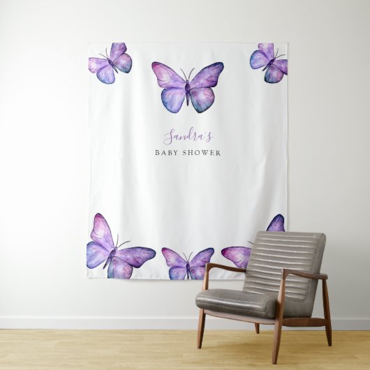 Tenture Baby shower papillon fond minimaliste violet (En situation)