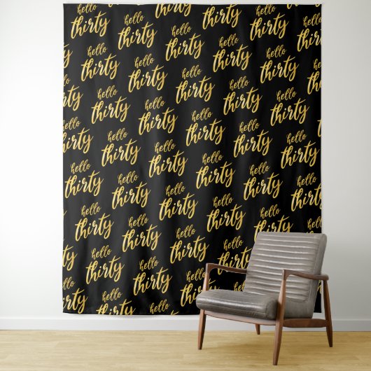 Tenture Backdrop Gold Black "Hello Thirty" Anniversaire (En situation)