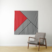 Tenture Bandes noires et blanches avec triangle rouge (En situation (horizontale))