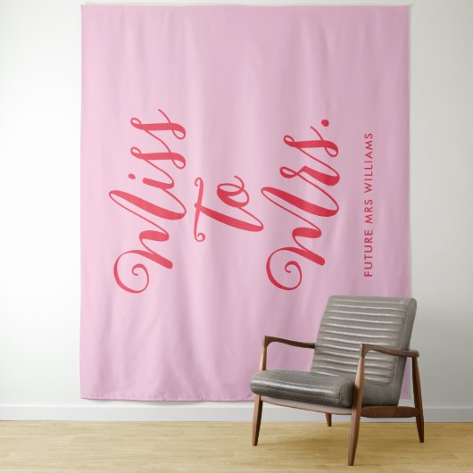 Tenture Bannière de célibataire rose et rouge Miss to Mrs (En situation)