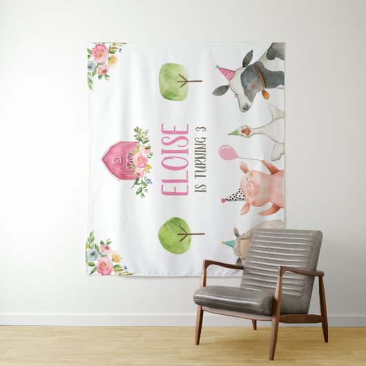 Tenture Bannière de la cour de ferme Fille rose Anniversai (En situation)