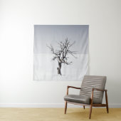 TENTURE BARE TREE IN THE MIDDLE OF SNOW (En situation)