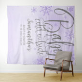 Tenture Bébé C'est froid dehors Baby shower pourpre fond (En situation (horizontale))