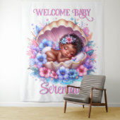 Tenture Bébé dormant fille en coquillages Pastel Floral (En situation)